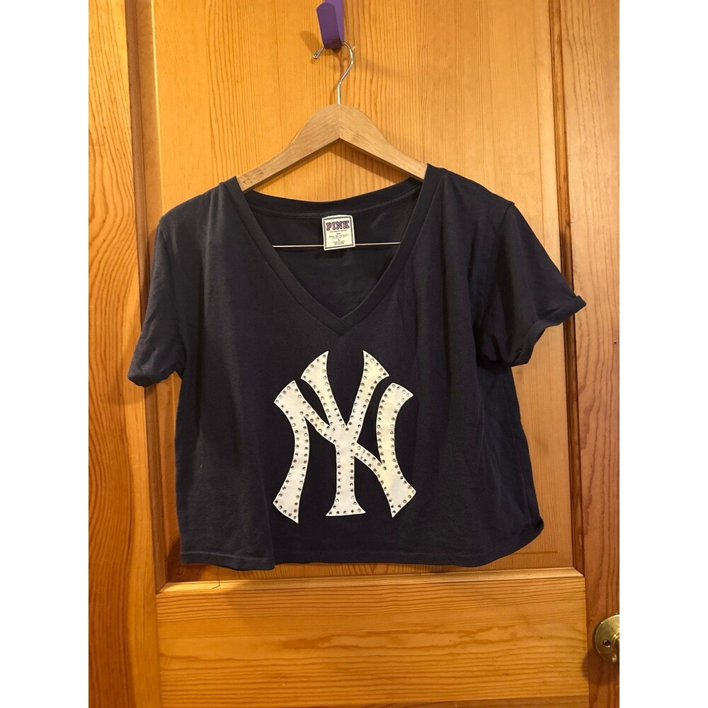 PINK Vintage New York Yankees V-Neck T-Shirt